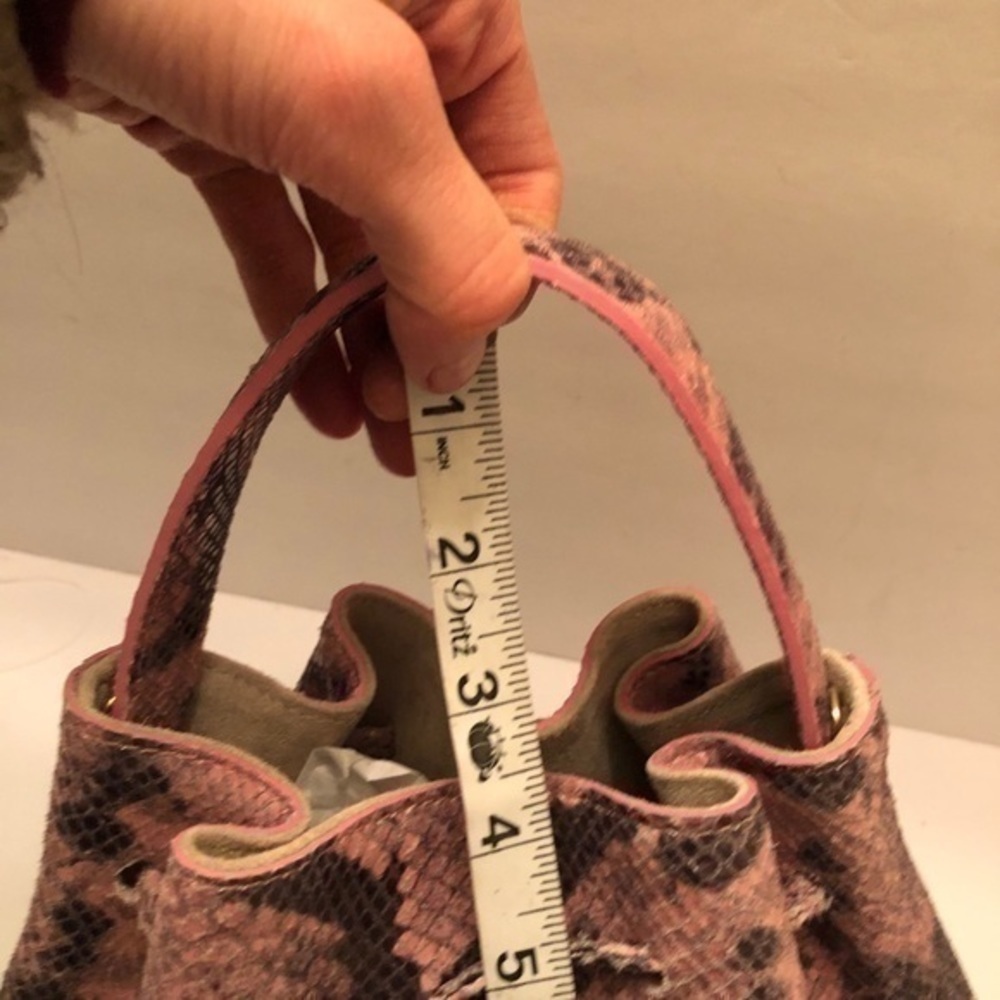 Vittoria Napoli Pink Python Drawstring Bucket Bag - image 4